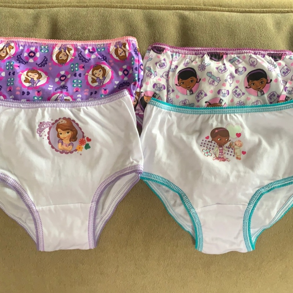 🌻 Disney Underwear-Doc McStuffins and Sophia 1st
